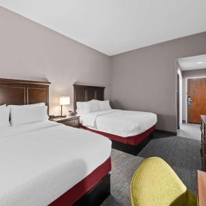 Room with Two Queen Beds - Non-Smoking