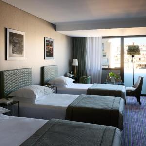 3 Single Classic Triple City View Room