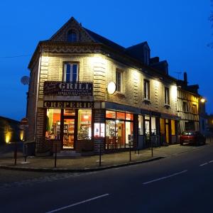 hotelImage
