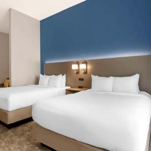 Queen Suite with Two Queen Beds - Accessible/Non-Smoking