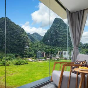 King Room with Mountain View