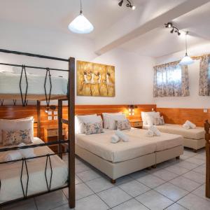 Spacious Room without Kitchen (4-5 Adults) - Semi Basement