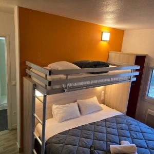 1 Double Bed 1 Single Bed