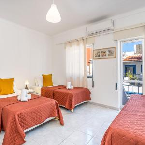 Basic Triple Room with Shared Bathroom