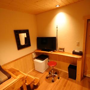 103 Deluxe Maisonette Twin Room with Shared Bathroom with Private Toilet
