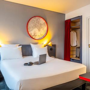2 Adjacent Double Rooms