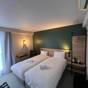 Standard Twin Room - Non-Smoking