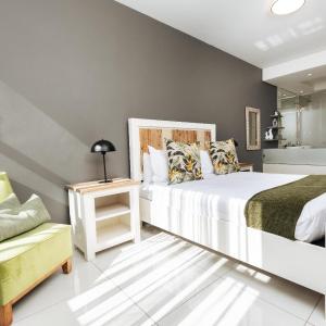 Three-Bedroom Two Bathroom Apartment