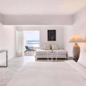 Open Plan Suite Sea View