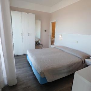 Superior Double Room in front of sea
