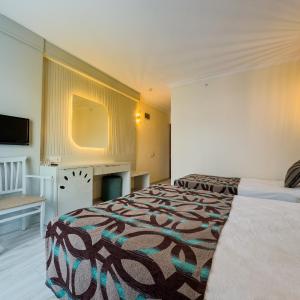 Double or Twin Room with Sea View