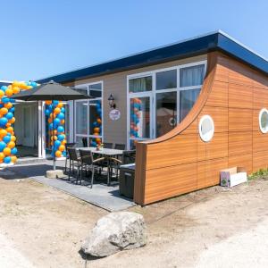 Deluxe Bungalow with conservatory (14 pax)