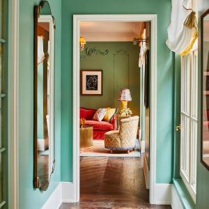 Fifth Avenue Suite Accessible- Mansion