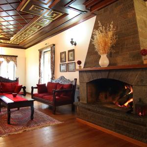 Standard Twin Room with Mountain View