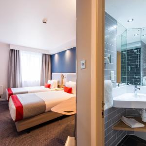 Standard Room with Free Hot Breakfast - Allocation on Arrival