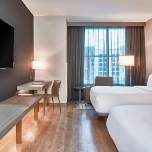 Guest room, 2 Queen, High floor