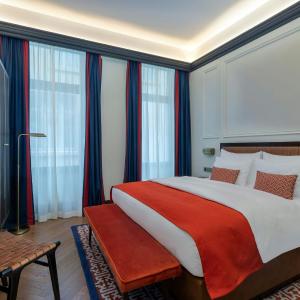 Deluxe Comfort King Room