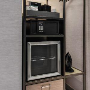 Suite, 2 Queen, Sofa bed