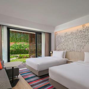 Aloft Garden View, 2 Double Beds (maximum capacity 2 adults & 2 children below 12 y.o.) with FREE Fun Activities