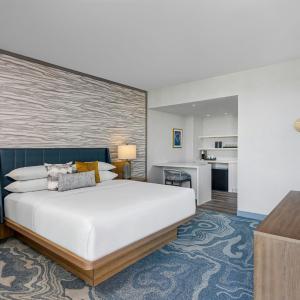1 King Bed, Marina Tower, Studio Suite