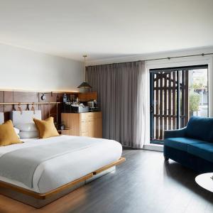 Heritage King Deluxe with Sofabed