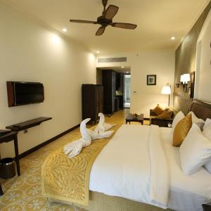 Cypress Suite with Complimentary Hi Tea , Signature Activities & Experiences and 10% off on Buffet Meals & Spa