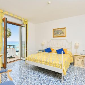 Standard Double Room with Lateral Sea View- Depandance