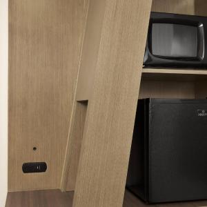 King Suite with Sofa Bed - Hearing Accessible