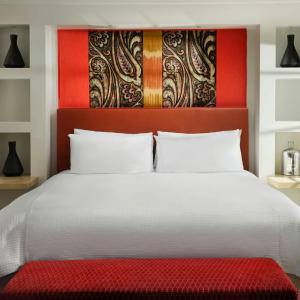 Classic King Room (No Resort Fees)