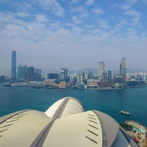 Superior Queen Suite with Harbor View and Executive Lounge Access