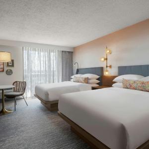 Newly Renovated Lanai Tower, 2 Queen Beds