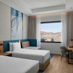 Premium Triple Room with Three Twin Beds and City View