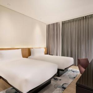 Aloft Twin Room
