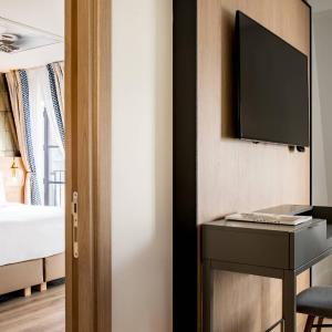 Cozy Suite with Breakfast