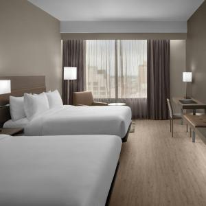 Queen Room With Two Queen Beds and City View - Hearing Accessible