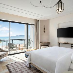 Superior King Room with Balcony - Seafront