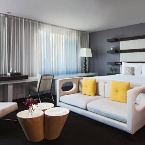 Plaza Suite