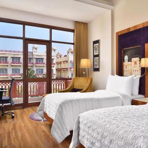 Superior Garden view with Twin Bed(20% discount on food and soft beverages, 20% discount on Spa,Buy 1 get 1 on select brands at Madeira bar between 4 pm - 10 pm)