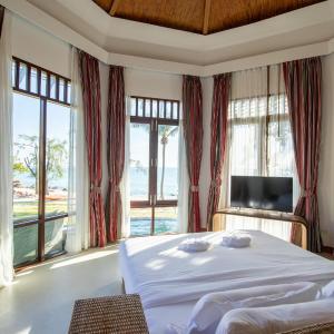 Beach Front Pool Villa