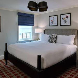 Author’s King, Guest room, 1 King, High Floor