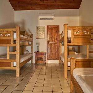 Family Room (5 Adults)