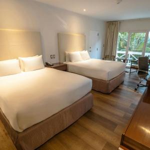 Executive Queen Room with Two Queen Beds, Balcony and Garden View