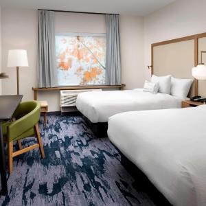 Queen Room with Two Queen Beds - Hearing Accessible