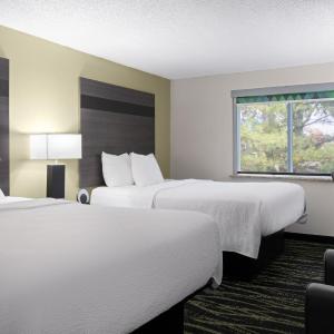 Queen Room with Two Queen Beds - Non-Smoking