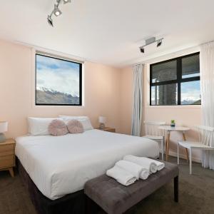 Double Room with Mountain View