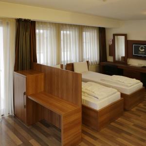 Twin Room with City View