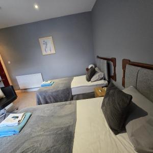 Twin Room with Private Bathroom