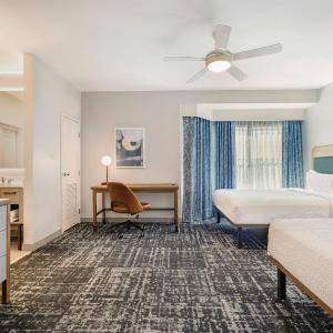 One-Bedroom Queen Suite with Two Queen Beds - Non-Smoking