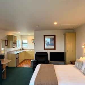 Executive Studio with Spa Bath 