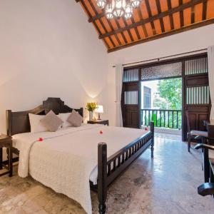 Deluxe Pool and Garden view room inclusive 60 minute Body treatment